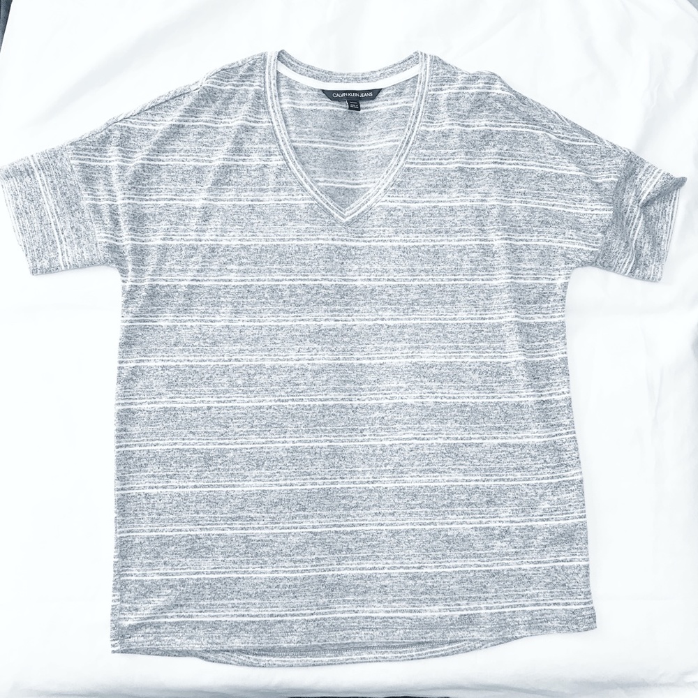 NWOT Calvin Klein Jeans Short Sleeve Knitted Vneck